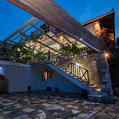 The Stone House בית נופש *