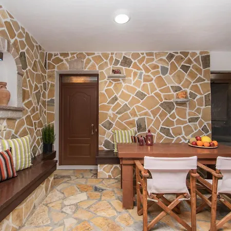 בית נופש The Stone House Agios Dimitrios (Zakynthos)