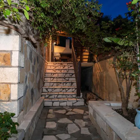 Holiday home The Stone House *