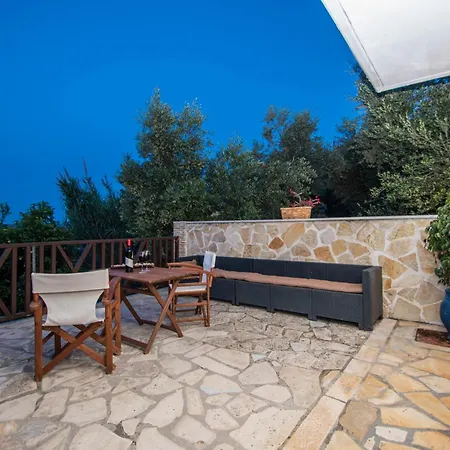 Сasa de vacaciones The Stone House *
